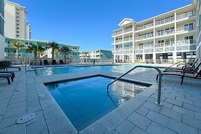 Charming 2bd/1.5ba Beachfront Condo w/ Pool View