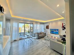 Currila Beach Trendy Relax Lifestyle