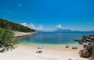 Synthesis in Lefkada