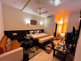 THE KASTURI HOTEL & RESTURANT