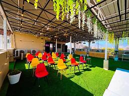 THE KASTURI HOTEL & RESTURANT