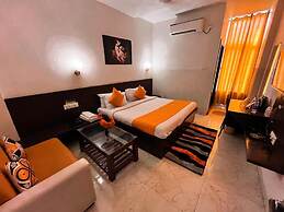 THE KASTURI HOTEL & RESTURANT