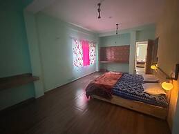 Footsteps Hostel and Cafe