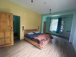 Footsteps Hostel and Cafe