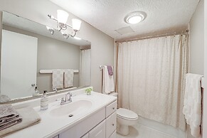 Sugar Mountain Ski Retreat: Walk to Chairlift!