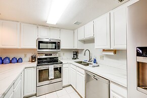 Cozy Flagstaff Retreat w/ Balcony & Mtn View!