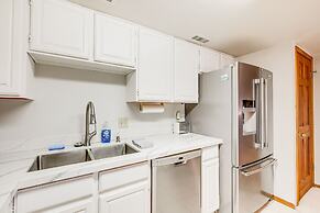 Cozy Flagstaff Retreat w/ Balcony & Mtn View!