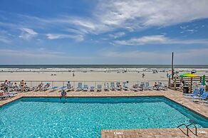 Oceanfront Myrtle Beach Studio w/ Pool Access!