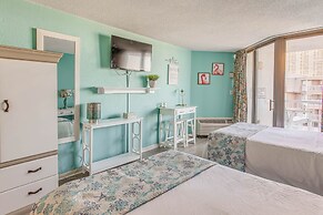 Oceanfront Myrtle Beach Studio w/ Pool Access!