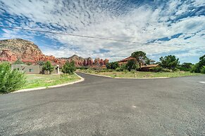 Pet-friendly Sedona Home: Hot Tub, Walk to Trails!