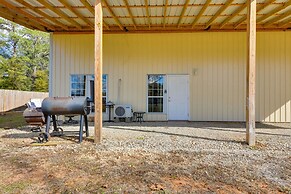 Alabama Lakefront Getaway w/ Kayaks & Patio