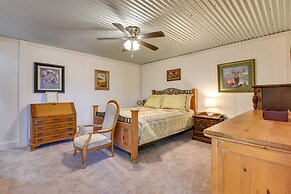 Alabama Lakefront Getaway w/ Kayaks & Patio