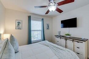 Port Charlotte Home w/ Screened Pool Near Golf!