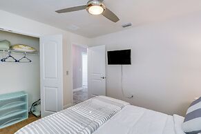 Port Charlotte Home w/ Screened Pool Near Golf!