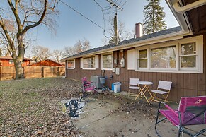 Country Club Hills Home: Walk to Rec Center!