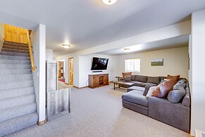 Angel Fire Townhome w/ Hot Tub: 2 Mi to Ski Resort