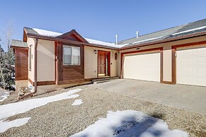Angel Fire Townhome w/ Hot Tub: 2 Mi to Ski Resort
