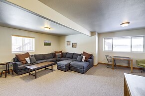 Angel Fire Townhome w/ Hot Tub: 2 Mi to Ski Resort