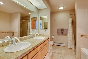 Spacious Townhome Near Main St & Lake Dillon!