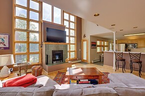 Spacious Townhome Near Main St & Lake Dillon!