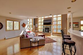 Spacious Townhome Near Main St & Lake Dillon!