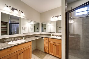 Hike & Boat: Cozy Bear Lake Cottage!