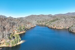 Hike & Boat: Cozy Bear Lake Cottage!