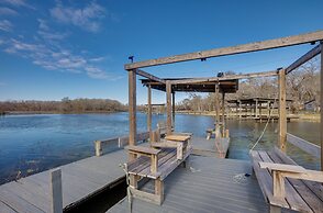 Lake Livingston Home w/ Dock & Deck!
