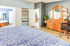 Lake Livingston Home w/ Dock & Deck!