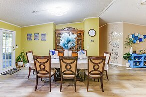 Lake Livingston Home w/ Dock & Deck!