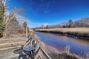 Riverfront Kingston Cottage w/ Deck, 2 Mi to Beach