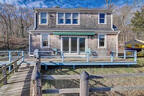 Riverfront Kingston Cottage w/ Deck, 2 Mi to Beach