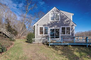 Riverfront Kingston Cottage w/ Deck, 2 Mi to Beach