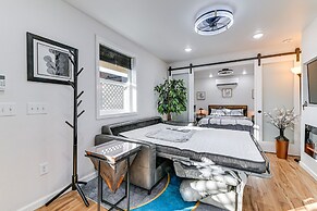 Grants Pass Retreat w/ Hot Tub & Mountain Views!