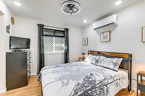 Grants Pass Retreat w/ Hot Tub & Mountain Views!