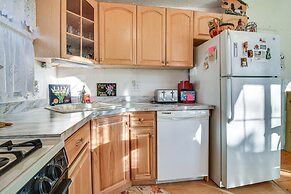 Ellis River Cottage ~ 3 Mi to Attitash Mountain!