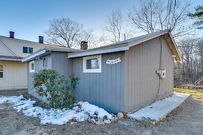Ellis River Cottage ~ 3 Mi to Attitash Mountain!