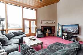 Potato Patch 3 Bedroom Townhouse by RedAwning