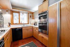 Potato Patch 3 Bedroom Townhouse by RedAwning