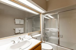 Potato Patch 3 Bedroom Townhouse by RedAwning