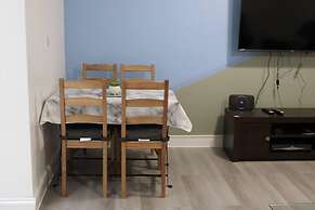 Stunning 2-bed Ground Floor Apartment in Romford