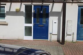 Stunning 2-bed Ground Floor Apartment in Romford