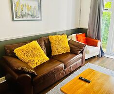 Impeccable 3-bed House in Nottingham Free Parking