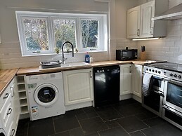 Impeccable 3-bed House in Nottingham