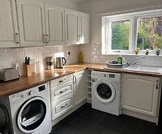 Impeccable 3-bed House in Nottingham Free Parking