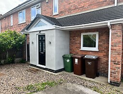 Impeccable 3-bed House in Nottingham Free Parking