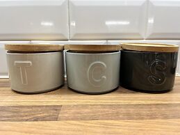 Impeccable 3-bed House in Nottingham Free Parking