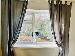 Impeccable 3-bed House in Nottingham Free Parking