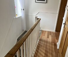 Impeccable 3-bed House in Nottingham Free Parking