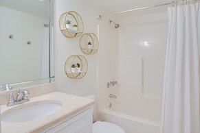 Orange Beach Condo w/ Beach+ Tennis Court Access